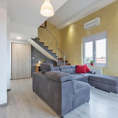 Sunset Apartment *